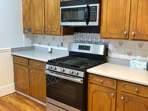 3rd image of 25 Thistle Ave #2