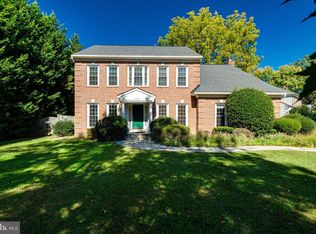 408 Druid Hill Rd NE, Vienna, VA 22180