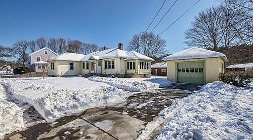 2nd image of 221 Essex St