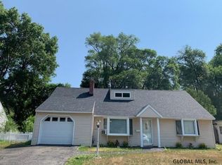 10 Briarwood Rd, Loudonville, NY 12211