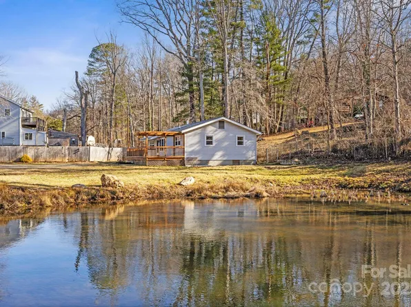 16 Rosscraggon Dr, Asheville, NC 28803
