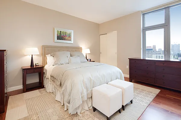 Sold by aptsandlofts.com | media 11