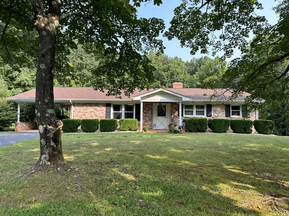 149 Piano Ln, Stuart, VA 24171