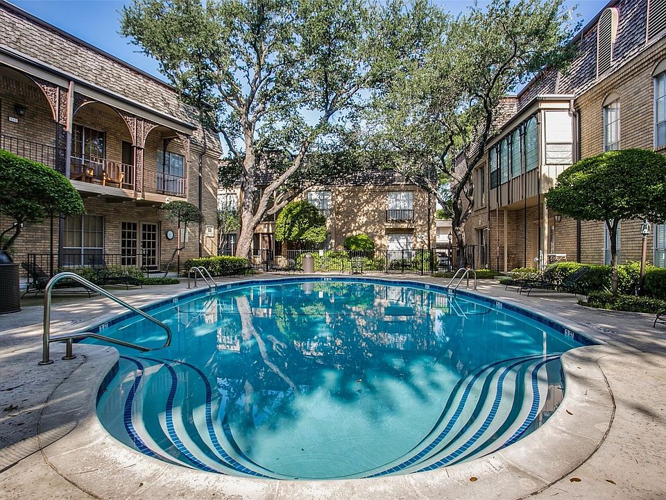 1st image of 4312 Bellaire Dr S APT 223