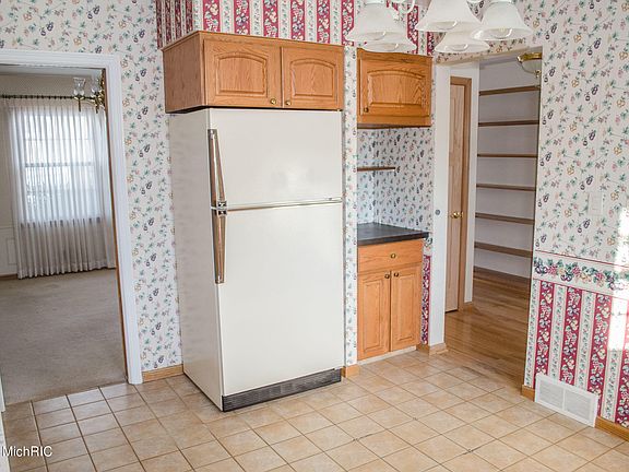 4th image of 7617 Julie Dr