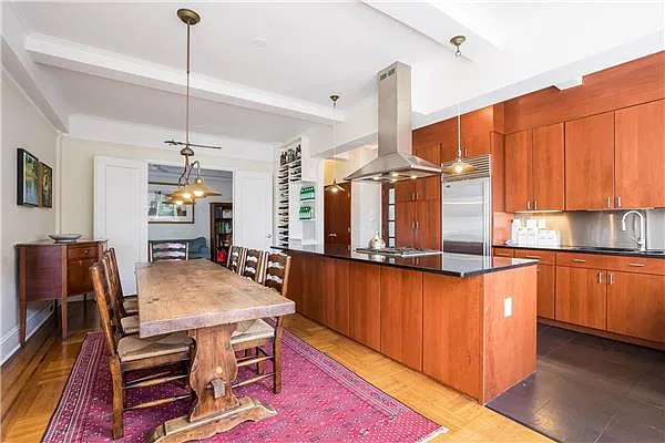 Sold by Avenue Sotheby's International Realty | media 4
