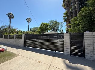 7725 Owensmouth Ave, Canoga Park, CA 91304