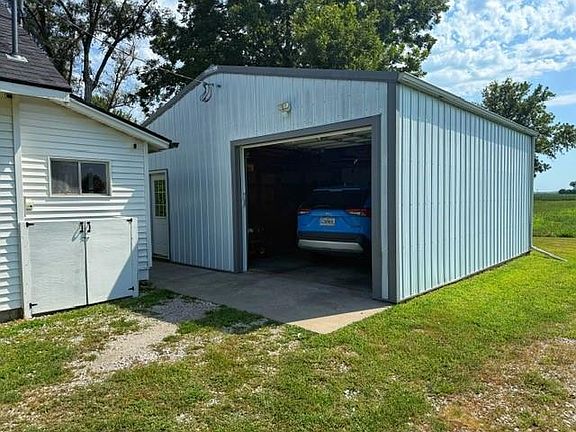 2nd image of 110 Tarkio St