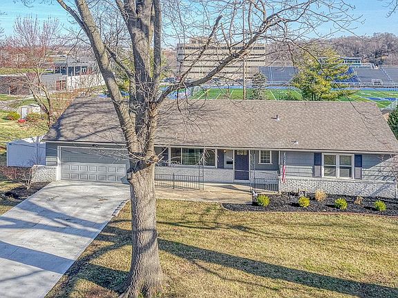 4th image of 1008 W 93rd St
