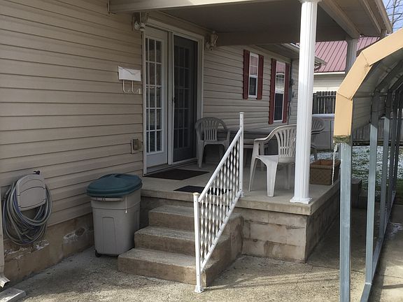 3rd image of 824 W 5th St