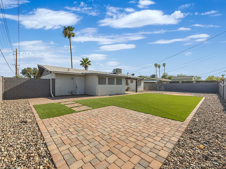 3702 W Tuckey Ln — Photo 9