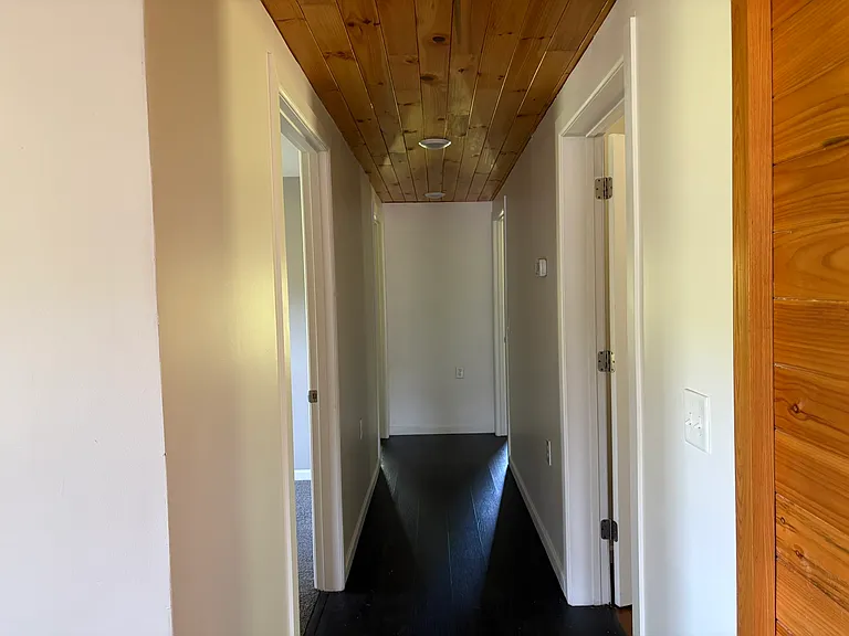 326 S Meridian Rd — Photo 12