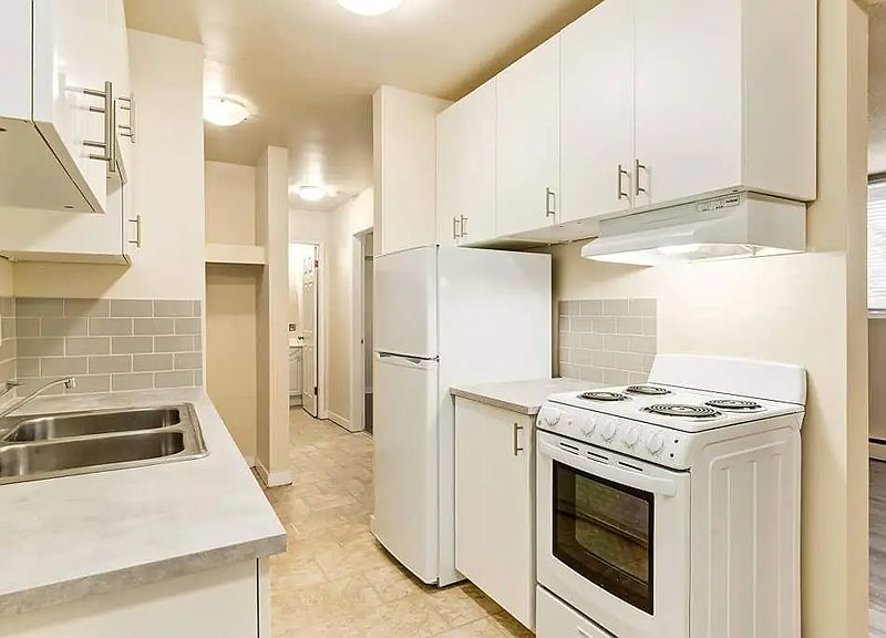 Edmonton Apartment for rent - 2 Bedrooms — photo 4