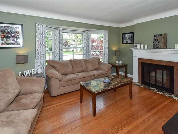 5th image of 20017 Laverne Ave