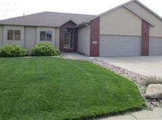 1212 S Aberdeen Ave, Sioux Falls, SD 57106