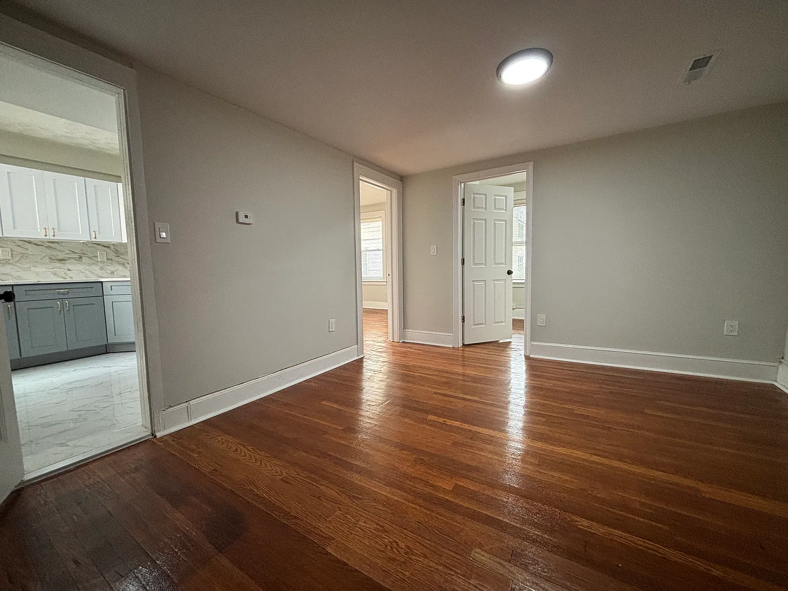 3 bed, 1000 sqft, $1,875 — Photo 3