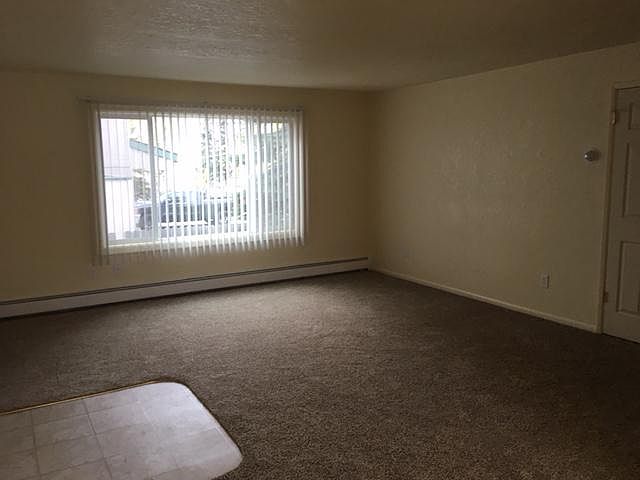 2nd image of 2303 Eureka St