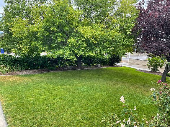 4th image of 8701 S Temple Dr