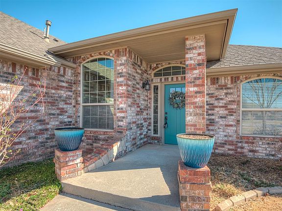 4th image of 505 Ridge Lake Blvd