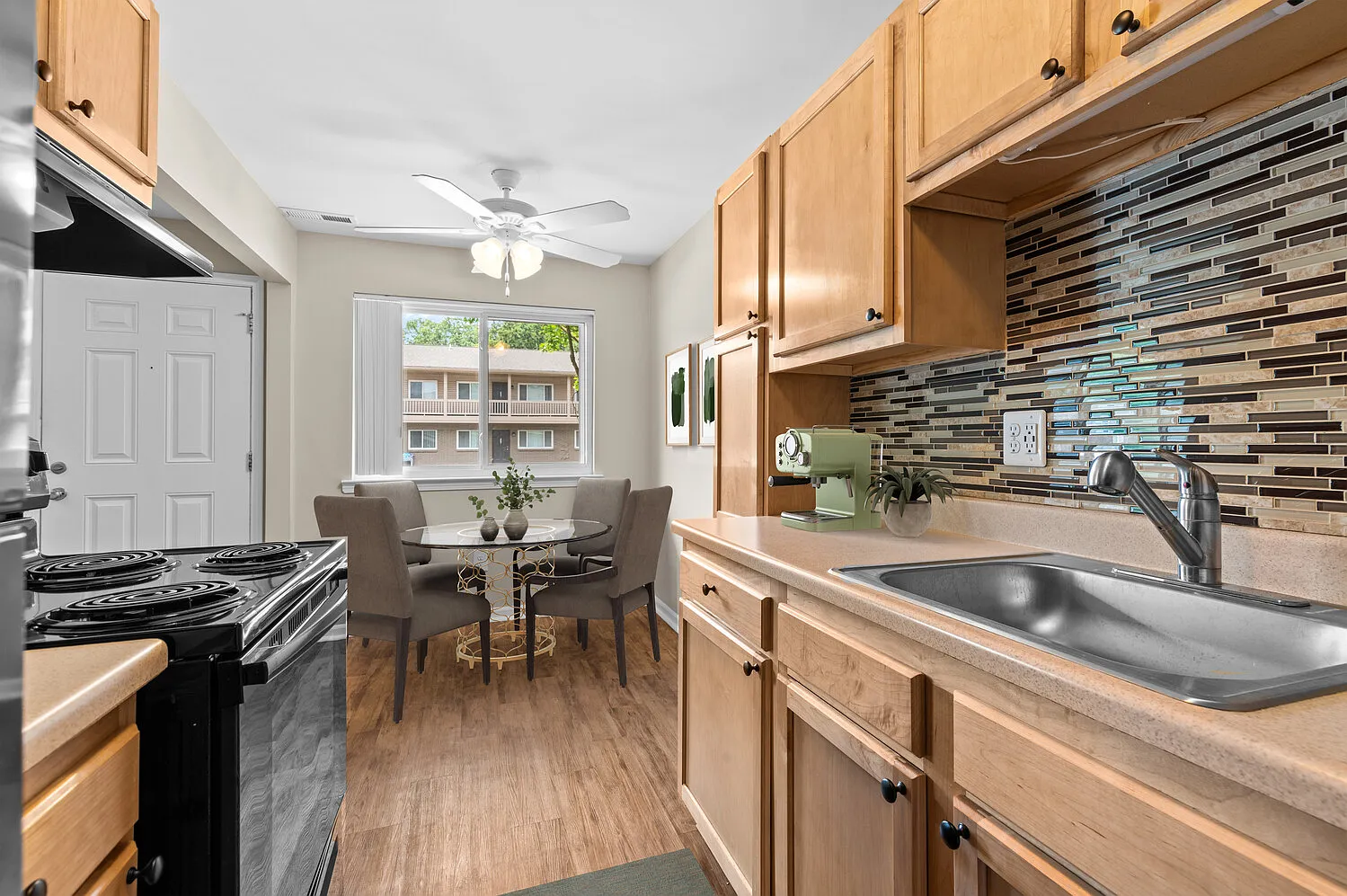 Water's Edge Apartments — Photo 1