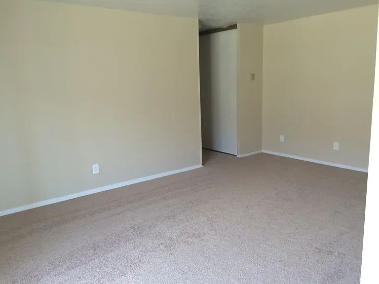Cedarwood Estates Apartments — Photo 22