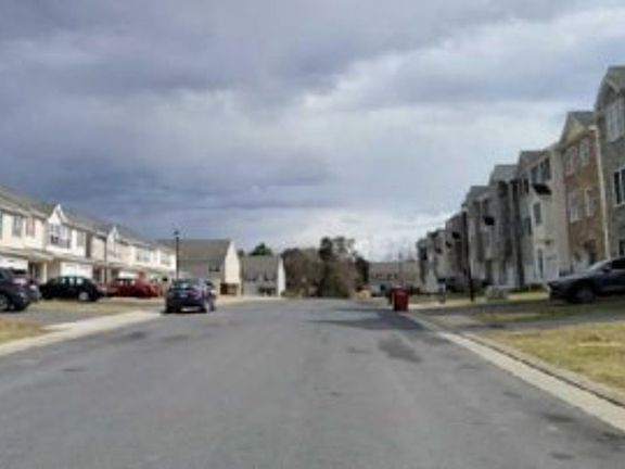 Exterior Neighborhood (street photo)