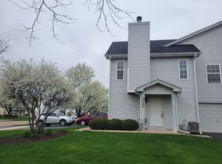 2492 Dickens Dr #2492, Aurora, IL 60503