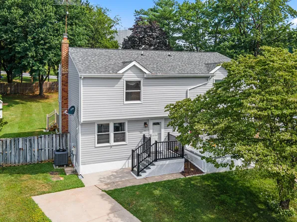 1010 Foxcroft Ct, Westminster, MD 21157