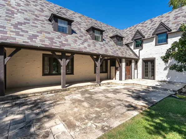 361 N Crestway St, Wichita, KS 67208