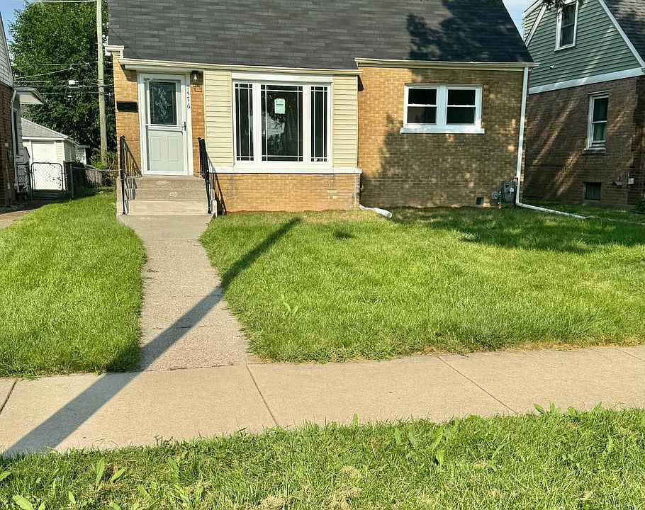 1st image of 1476 Forest Ave