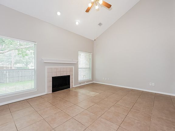 4th image of 4110 Baccarat Dr