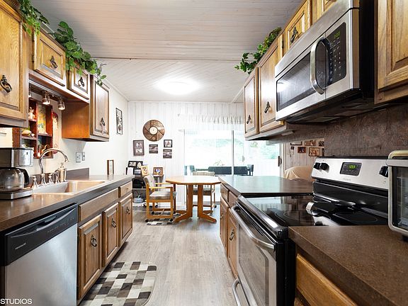 4th image of 1 Pheasant Ct