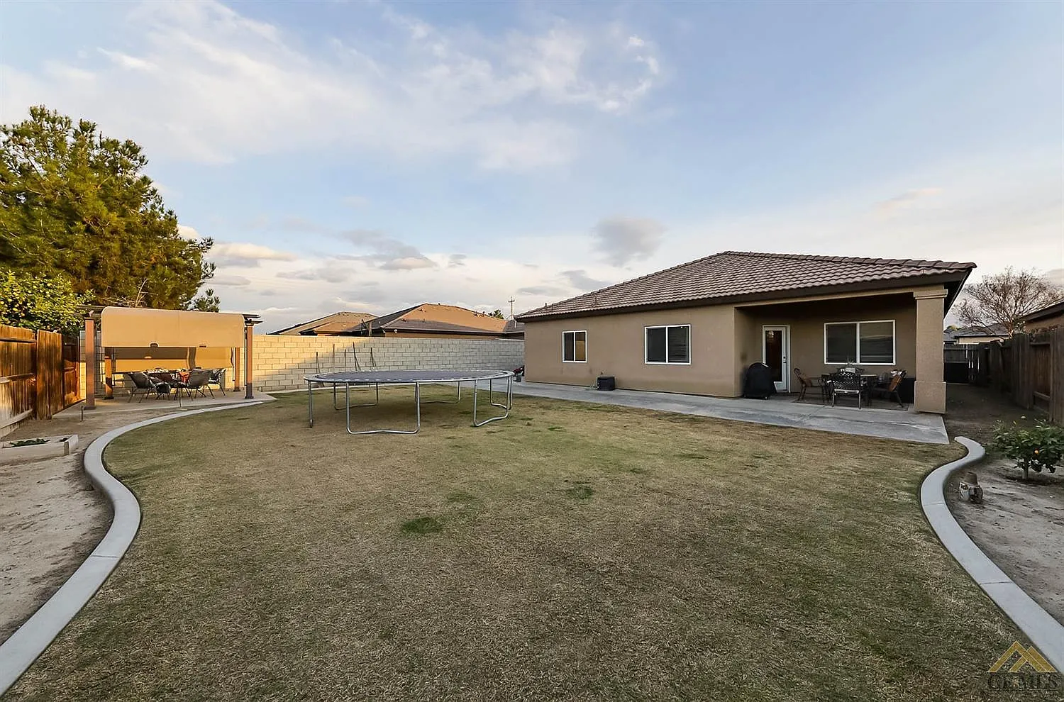 Tamarron Dr, Bakersfield — Photo 3