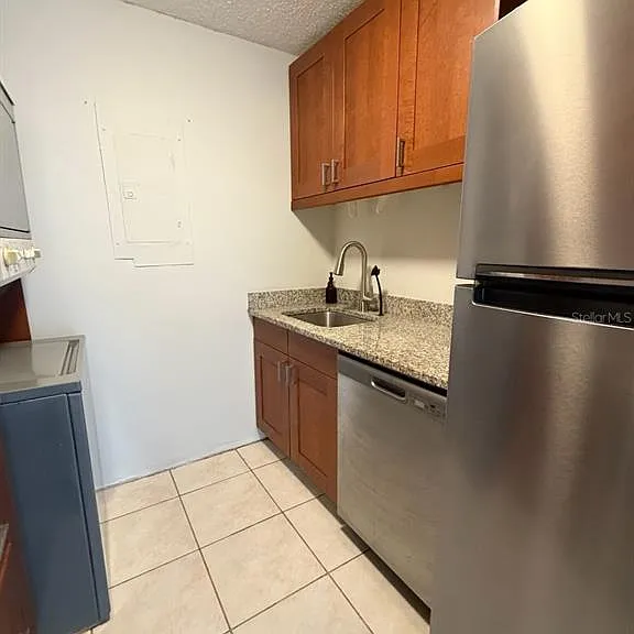 2305 Laurel #614 — Photo 11