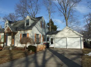 3522 McCracken St, Norton Shores, MI