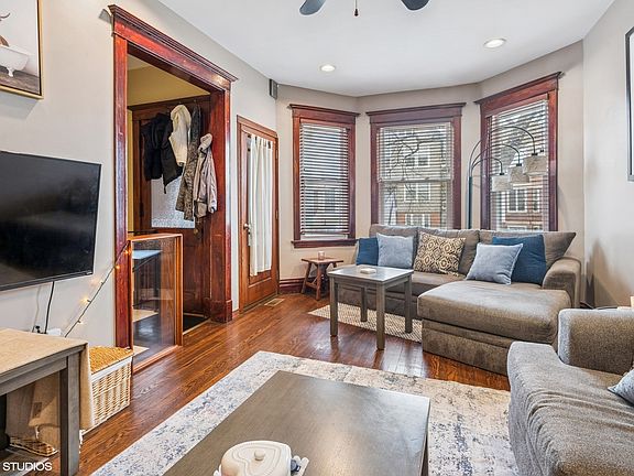 2nd image of 3506 N Damen Ave