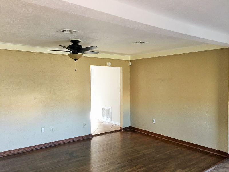 2nd image of 907 SW 16th St