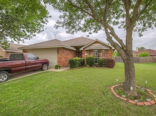 913 Red Oak Trails, Cedar Hill, TX 75104