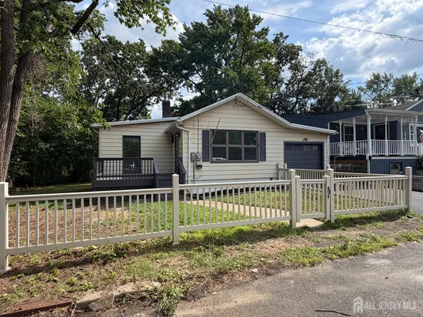 278 Outlook Blvd, Keyport, NJ 07735