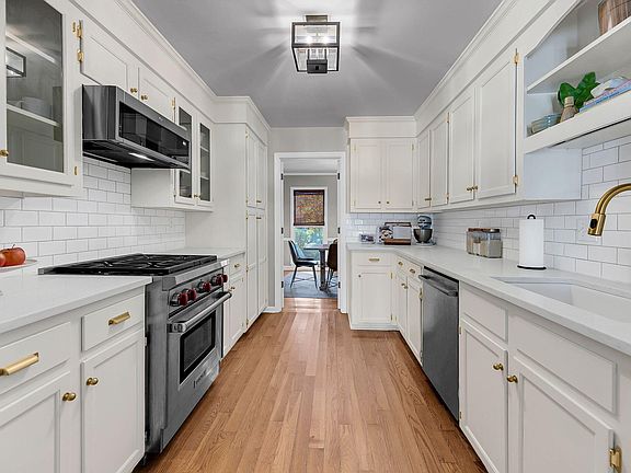 5th image of 881 Kushiwah Creek Dr