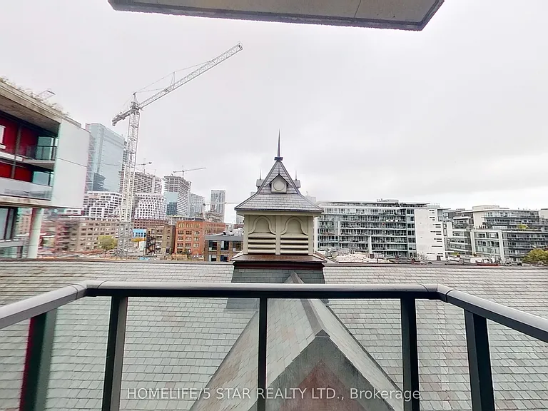 560 King St W #618 — Photo 6