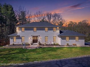 125 Clearview Dr, Scotrun, PA 18355