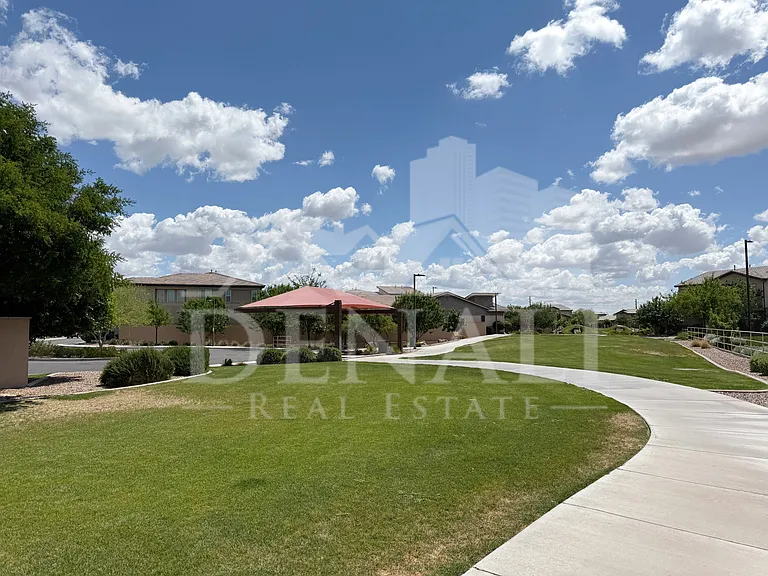 1729 W Myrna Ln — Photo 33