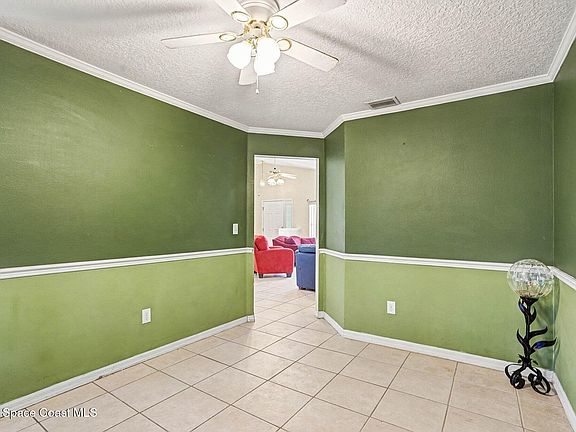 4th image of 10258 Joanies Run