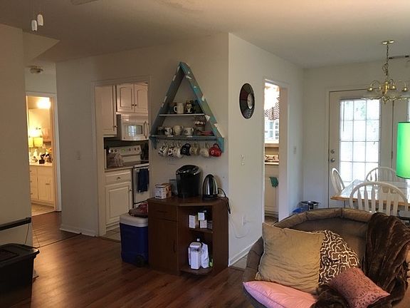 Angle from living room that shows the 2 entrances to the kit