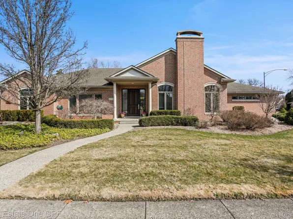 472 Shelbourne Rd, Grosse Pointe Farms, MI 48236