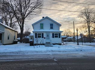 124 S Jackson St, Ionia, MI 48846