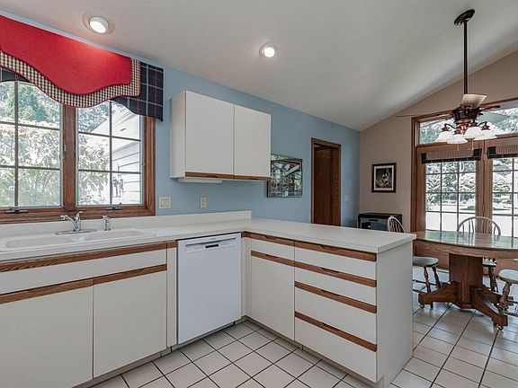 3rd image of 51308 Old Sycamore Ct