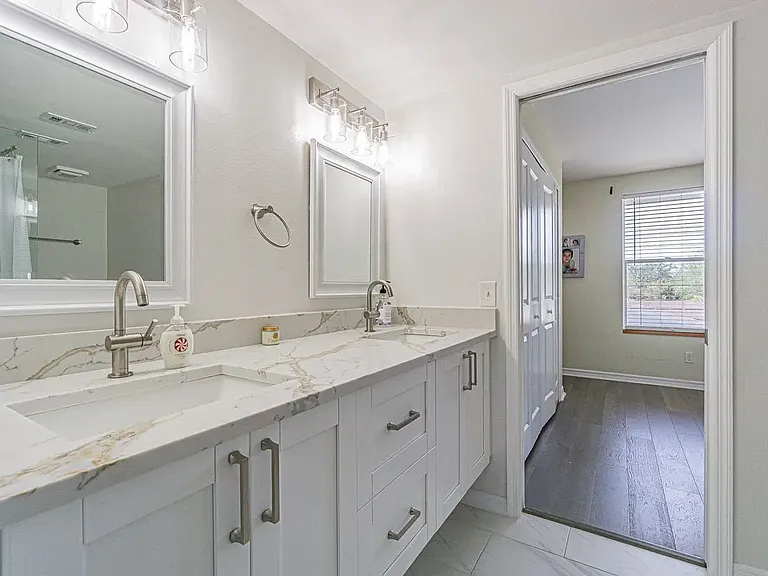 2114 S Venus St — Photo 18