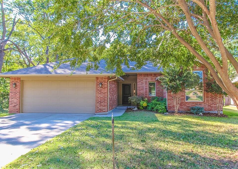 1st image of 2916 Woodcrest Creek Dr